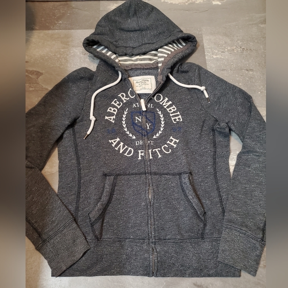 Abercrombie & Fitch zip hoodie. Heathered grey, white. Embroidery. Size L.